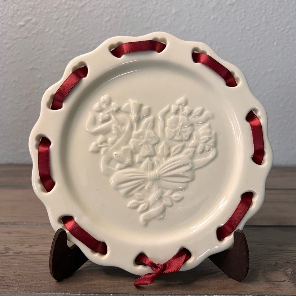 Longaberger Pottery Sweetest Heart Candle Plate Trivet Ivory Floral Ribbon 5.75"